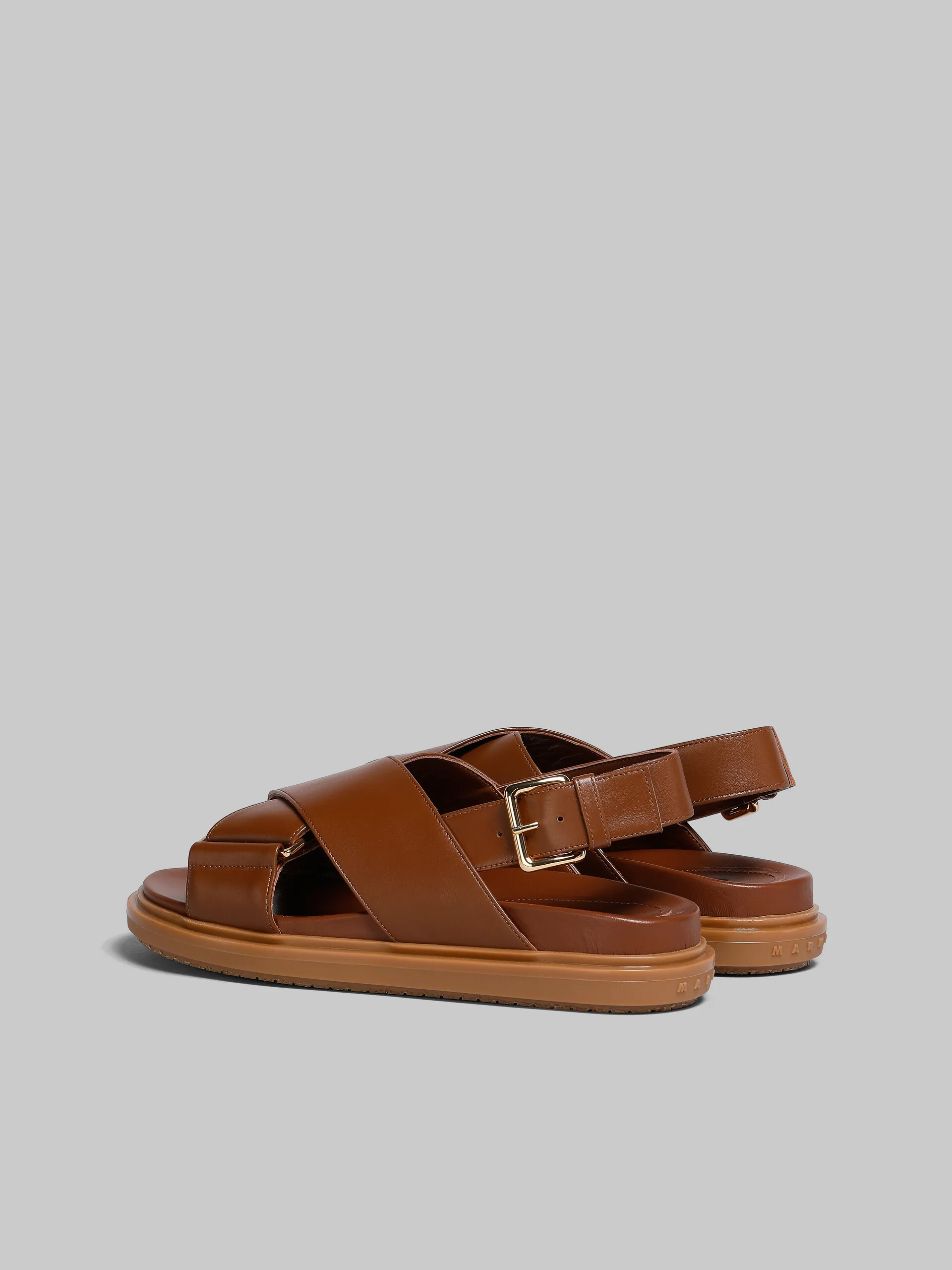 Fussbett in pelle marrone