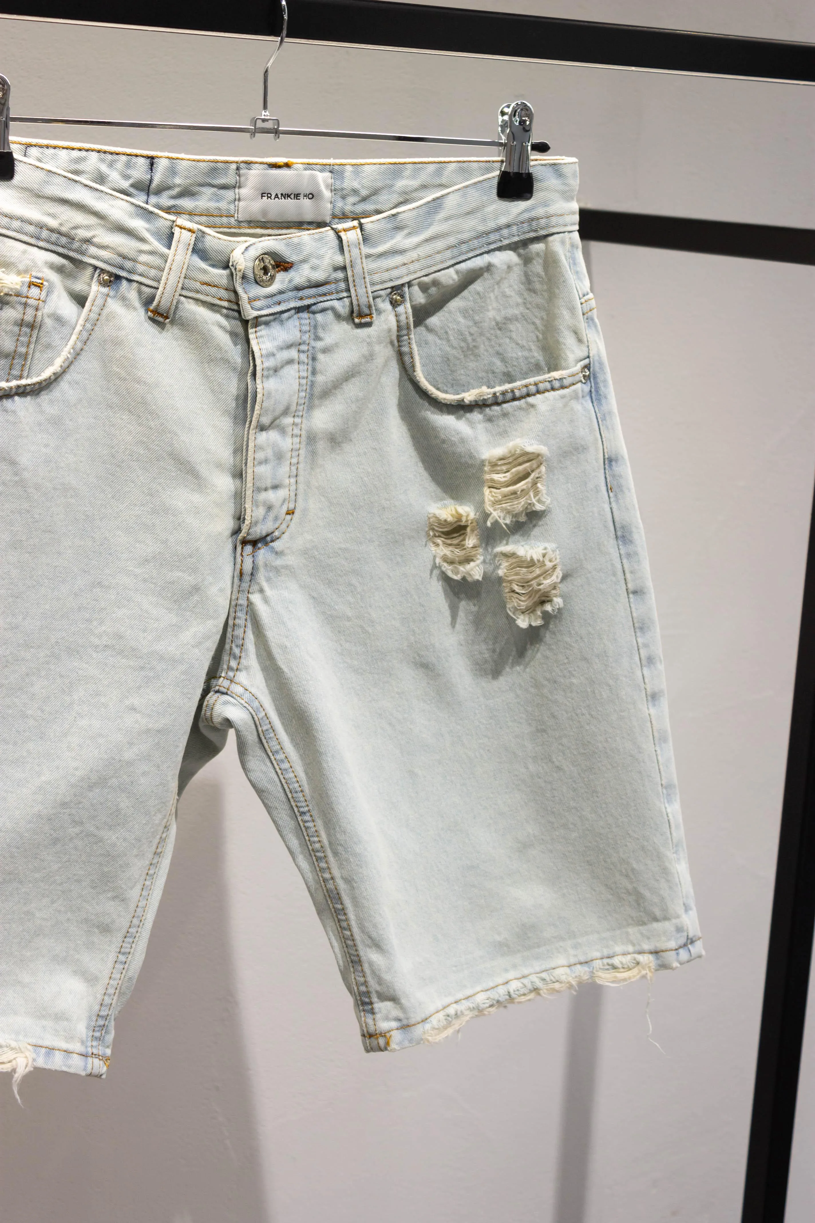 Short jeans light wash