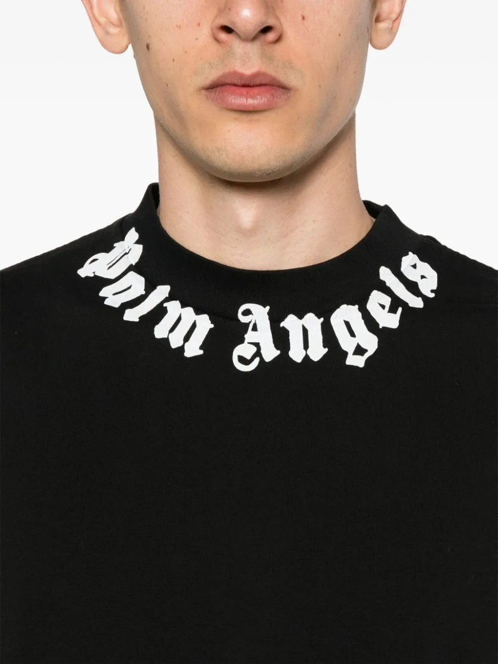 T-shirt Neck Logo